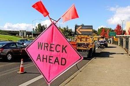 Lombard truck accident injury attorney, truck accidents, distracted driving, truck equipment failure, driver negligence